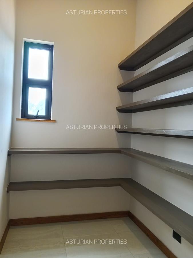 4 Bed Apartment with En Suite in Westlands Area - 19