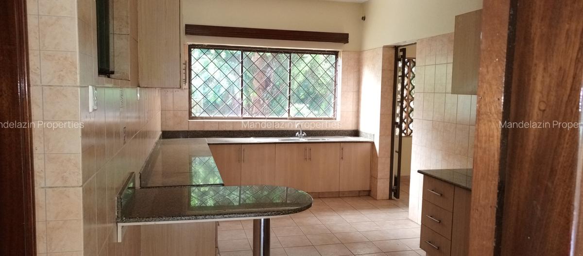 4 Bed Apartment with En Suite at Brookside Drive - 8