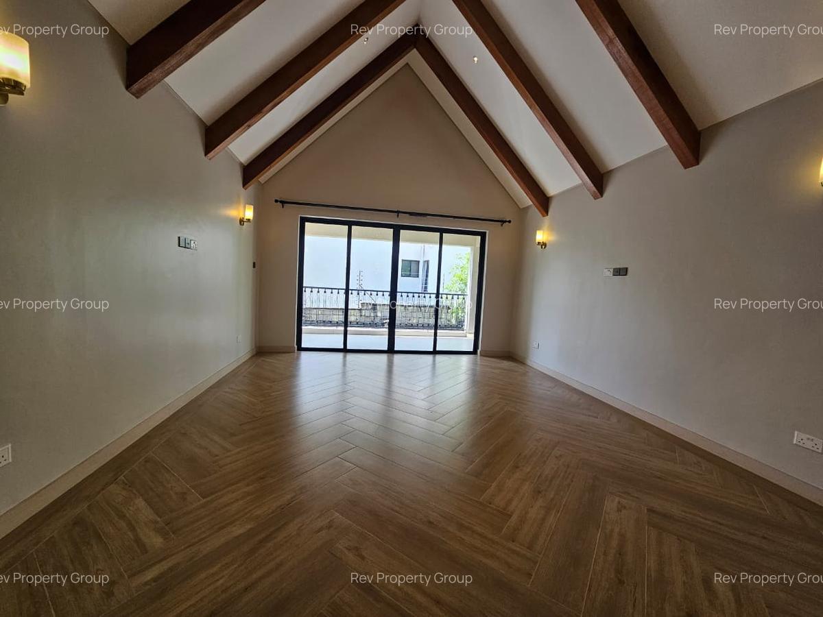 5 Bed Townhouse with En Suite in Lavington - 11