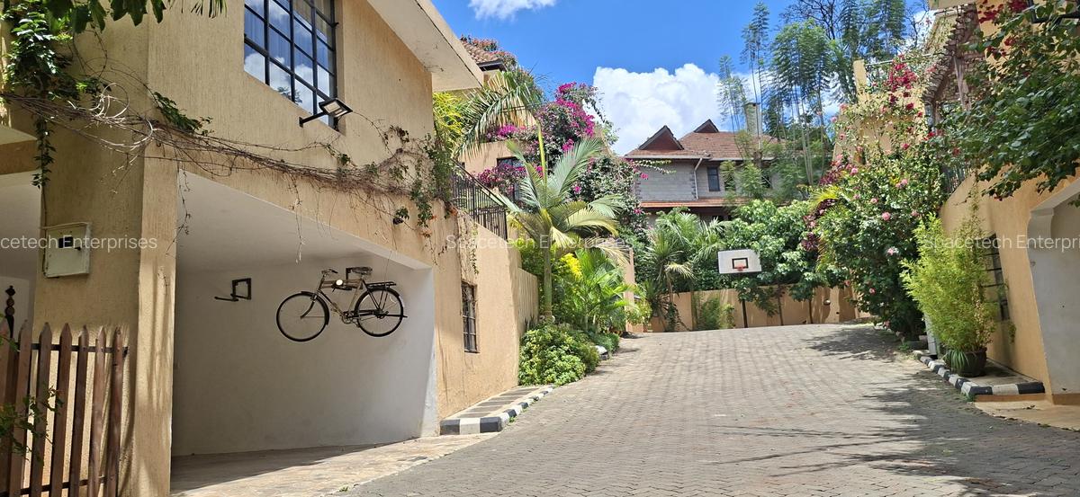 5 Bed Townhouse with En Suite in Kyuna - 20