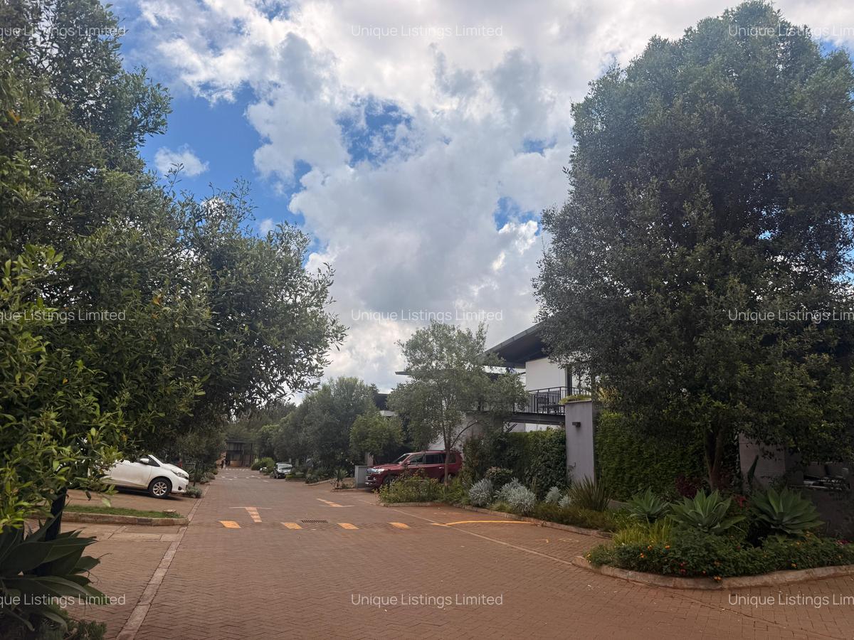 4 Bed Villa with En Suite in Runda - 1