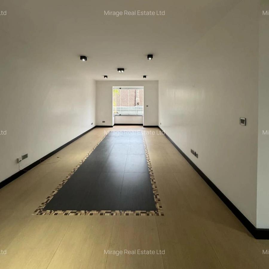 3 Bed Apartment with En Suite in Riverside - 12