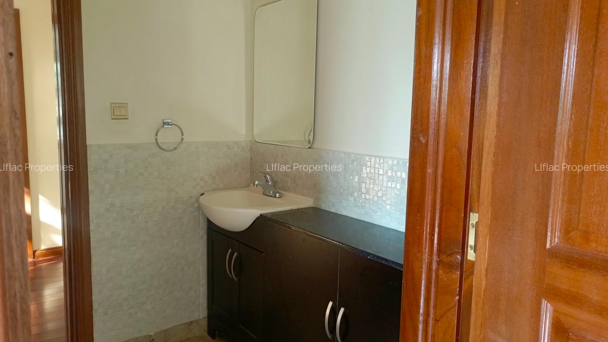 3 Bed House with En Suite in Runda - 17