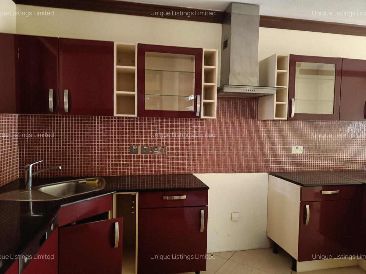 2 Bed Villa with En Suite in Hill View - 6