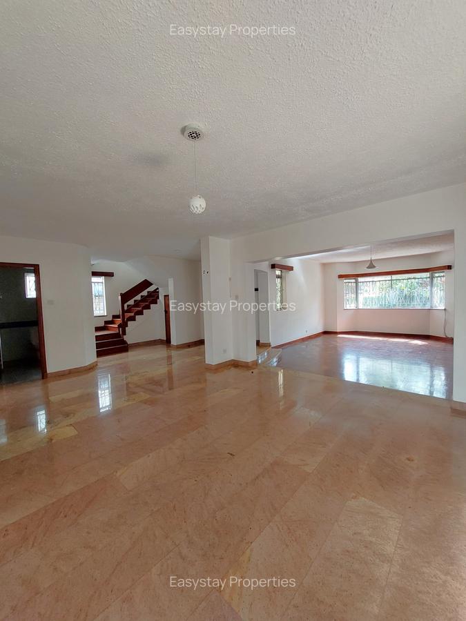 4 Bed Townhouse with En Suite in Brookside - 2