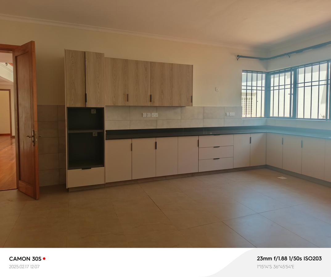 6 Bed Townhouse with En Suite in Loresho - 2