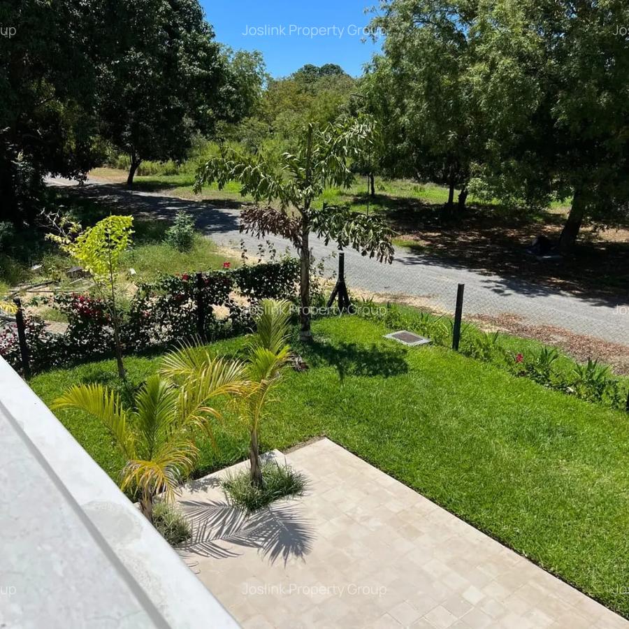 3 Bed Townhouse with En Suite in Nyali Area - 12