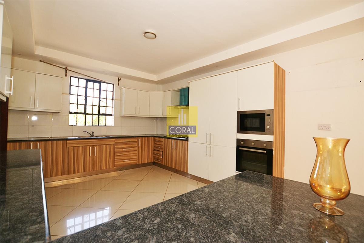 5 Bed Townhouse in Kitisuru - 11