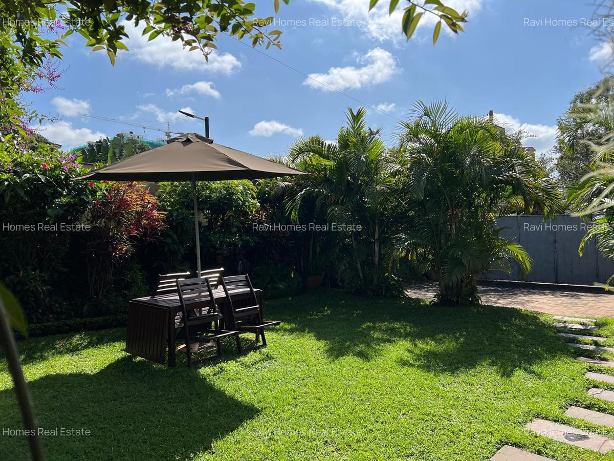 5 Bed Townhouse with En Suite at Arwings Kodhek - 3