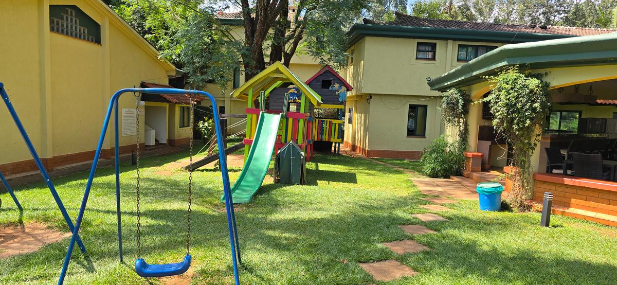 4 Bed Townhouse with En Suite at Kyuna Villas - 17