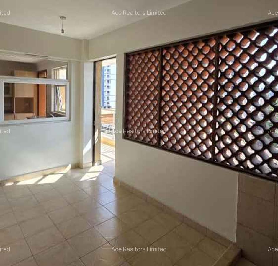 3 Bed Apartment with En Suite at Parklands - 8