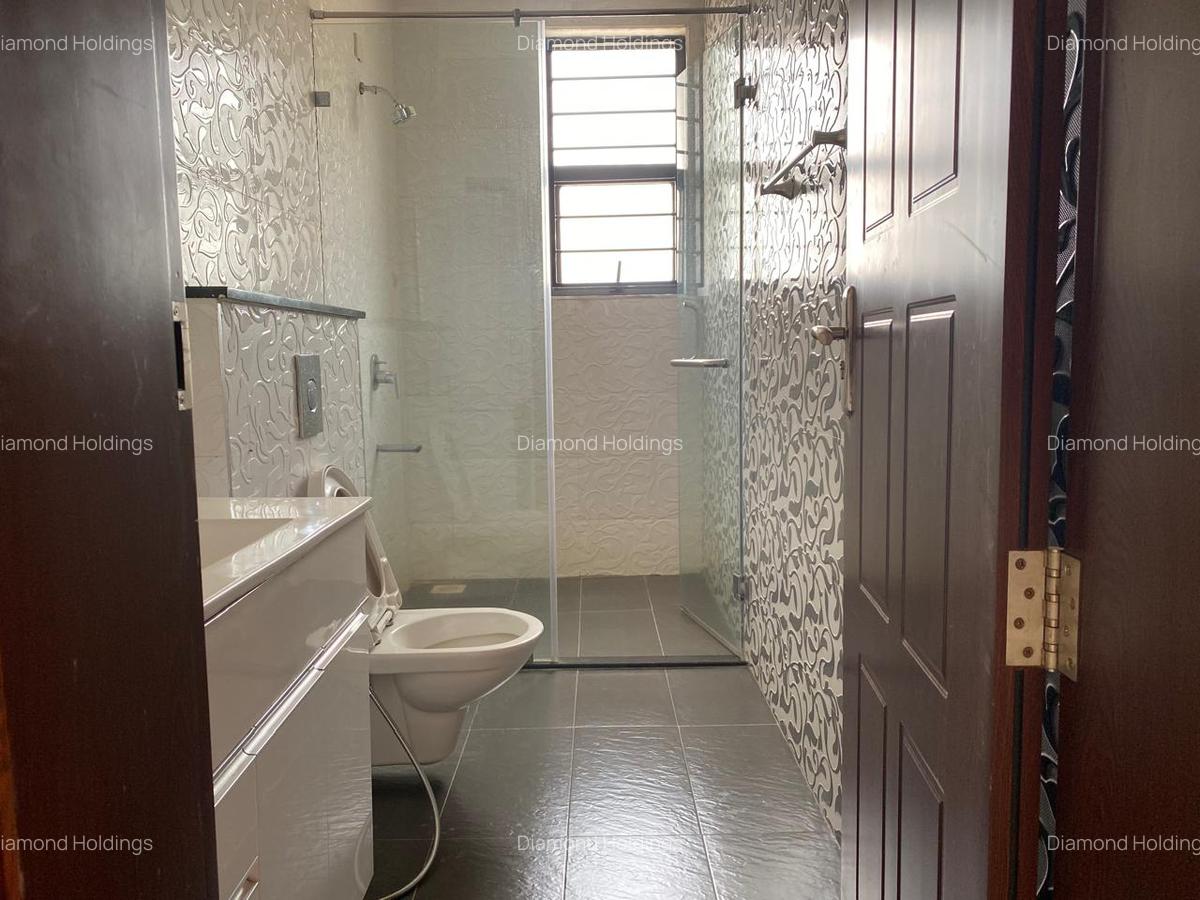 3 Bed Apartment with En Suite at Parklands - 6