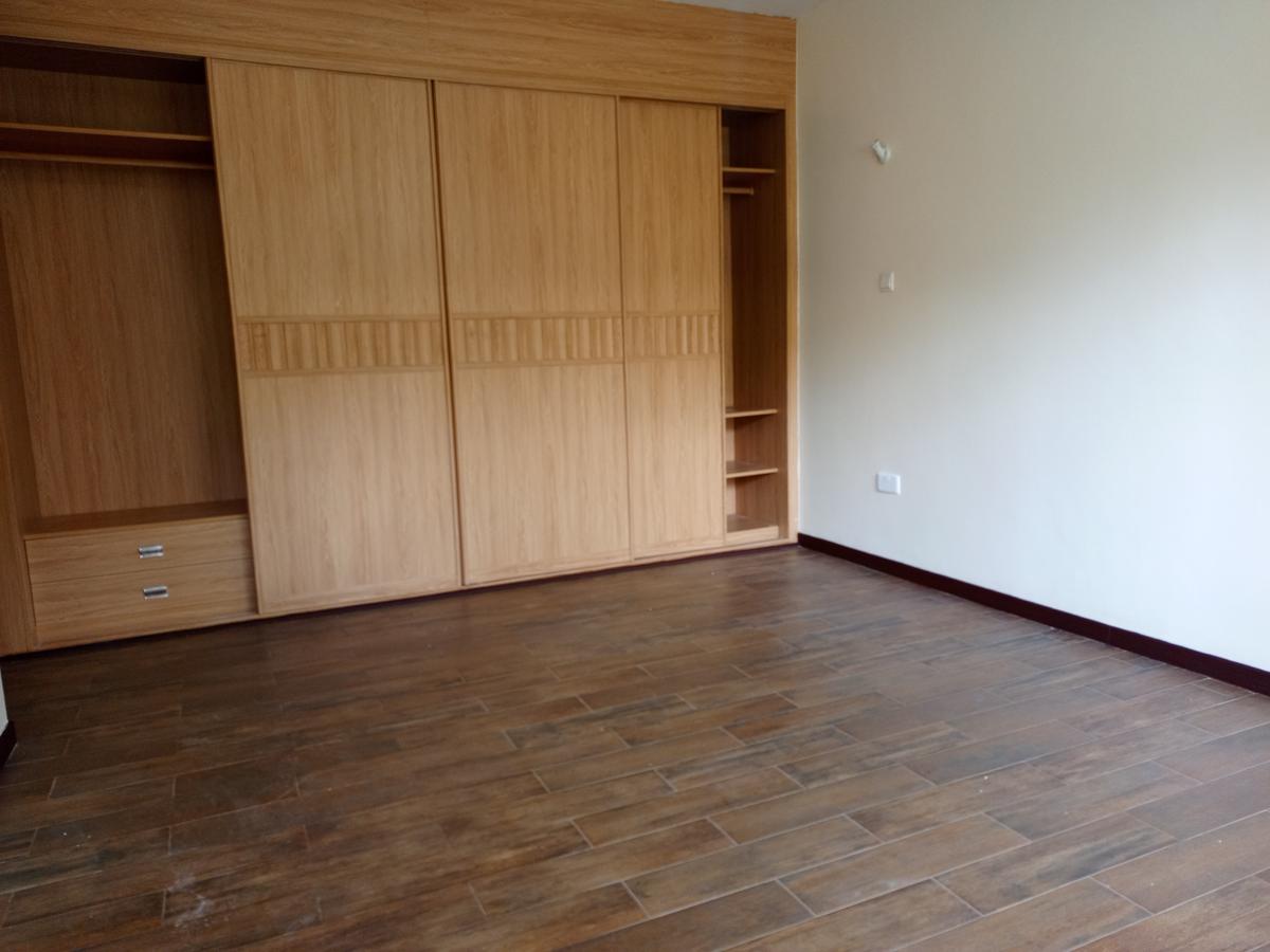 4 Bed Apartment with En Suite in General Mathenge - 11