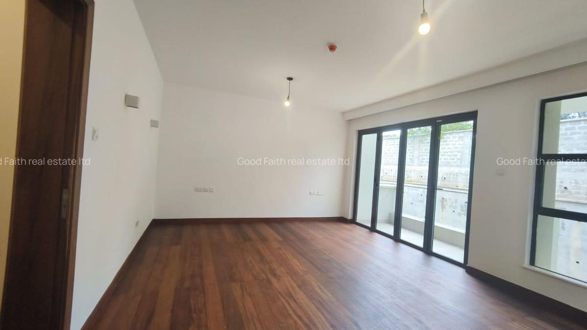 4 Bed House with En Suite at Two Rivers - 9