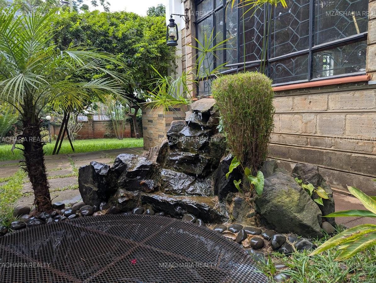 5 Bed House with En Suite in Brookside - 6