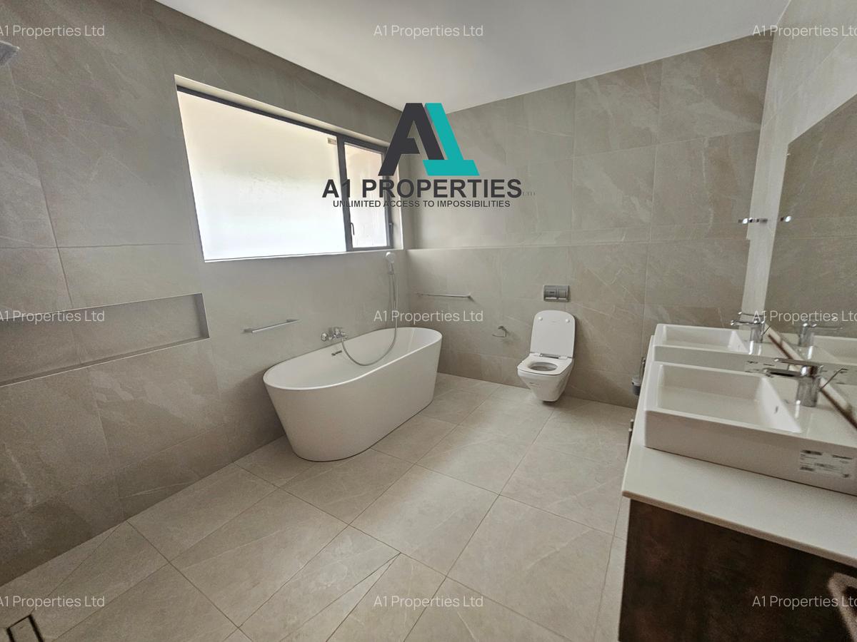 5 Bed Townhouse with En Suite in Lavington - 14