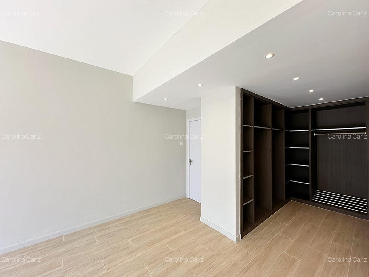 5 Bed House with En Suite at Kyuna - 4