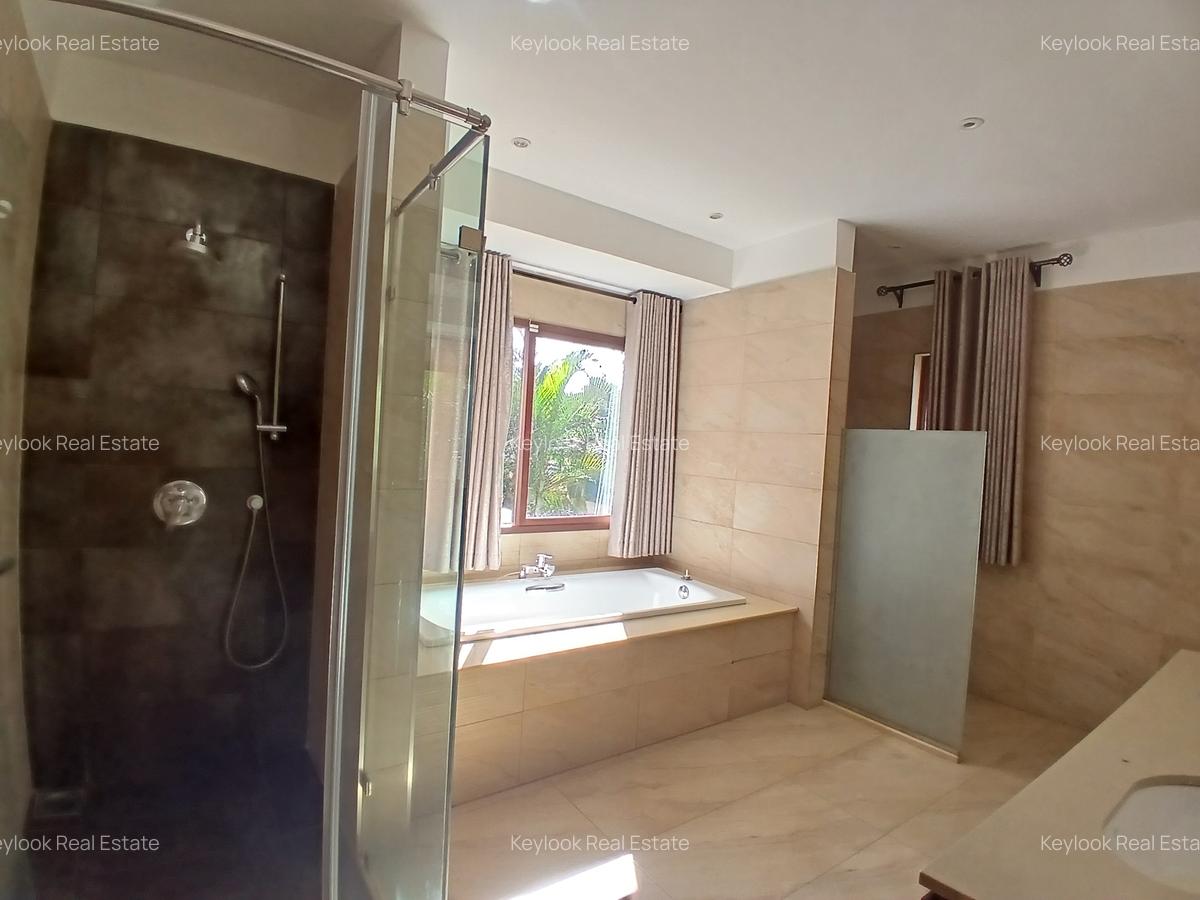 5 Bed Townhouse with En Suite at Lavington Green - 11