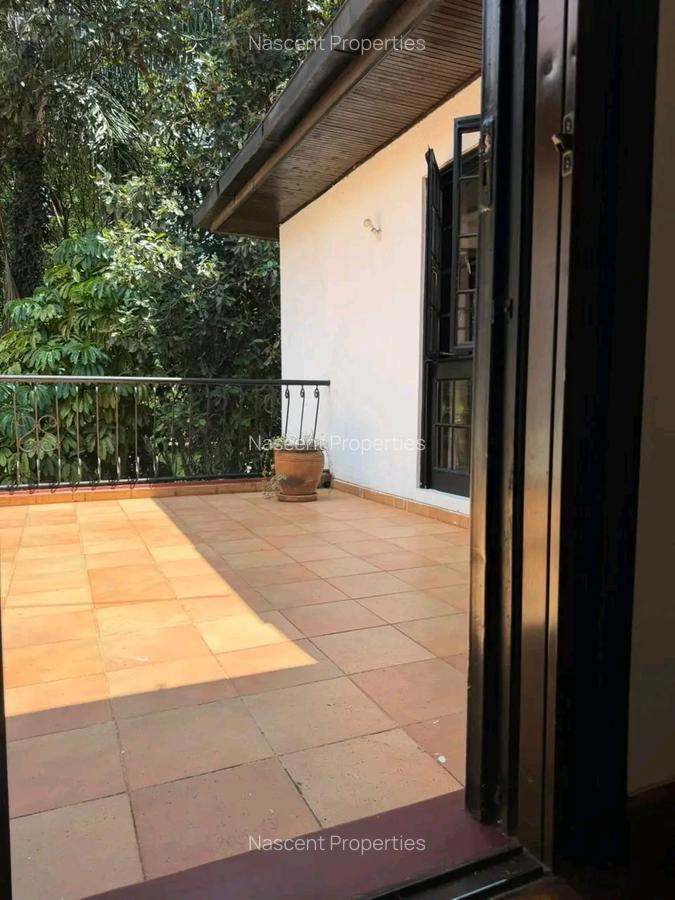 5 Bed Townhouse with En Suite in Riverside - 9