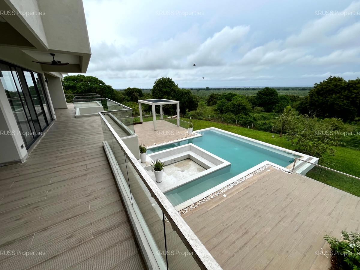 4 Bed House with En Suite at Hs84 - 17