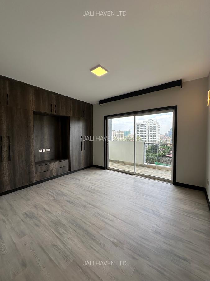 2 Bed Apartment with En Suite in Riverside - 10
