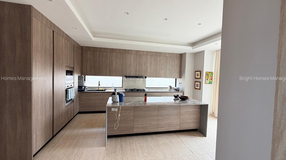 5 Bed Villa with En Suite in Runda - 13
