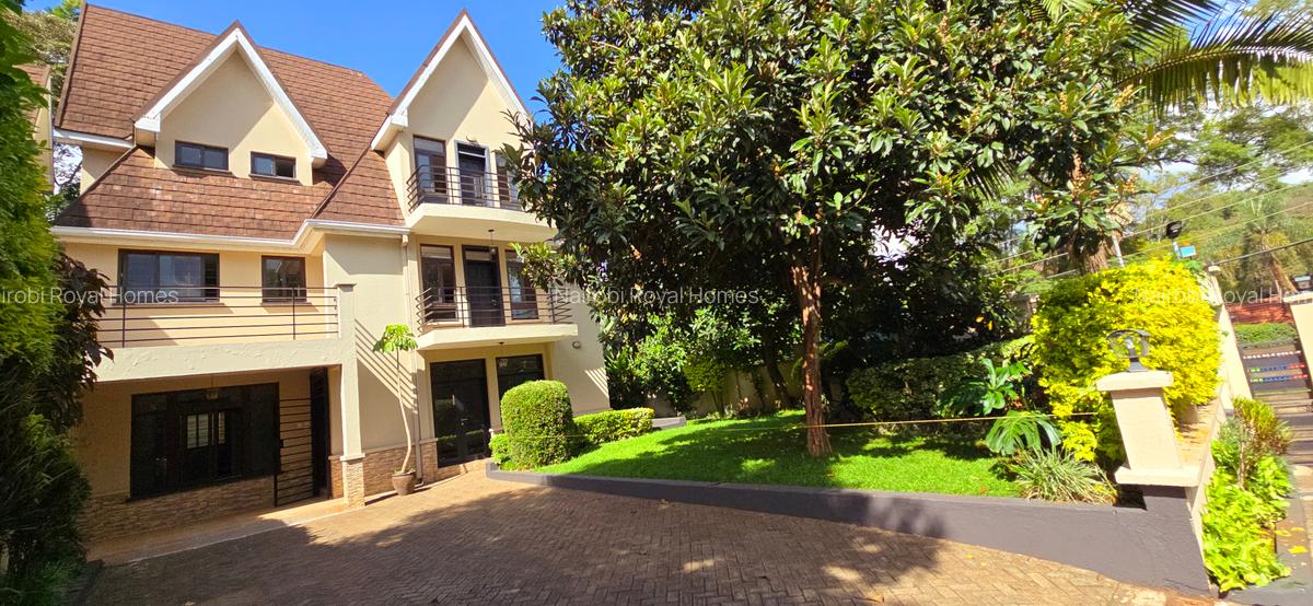 5 Bed Townhouse with En Suite at Lavington Green - 7