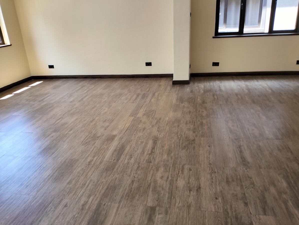 5 Bed Townhouse with En Suite in Lavington - 8