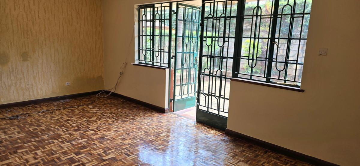 5 Bed Townhouse with En Suite at Mandera Road - 18