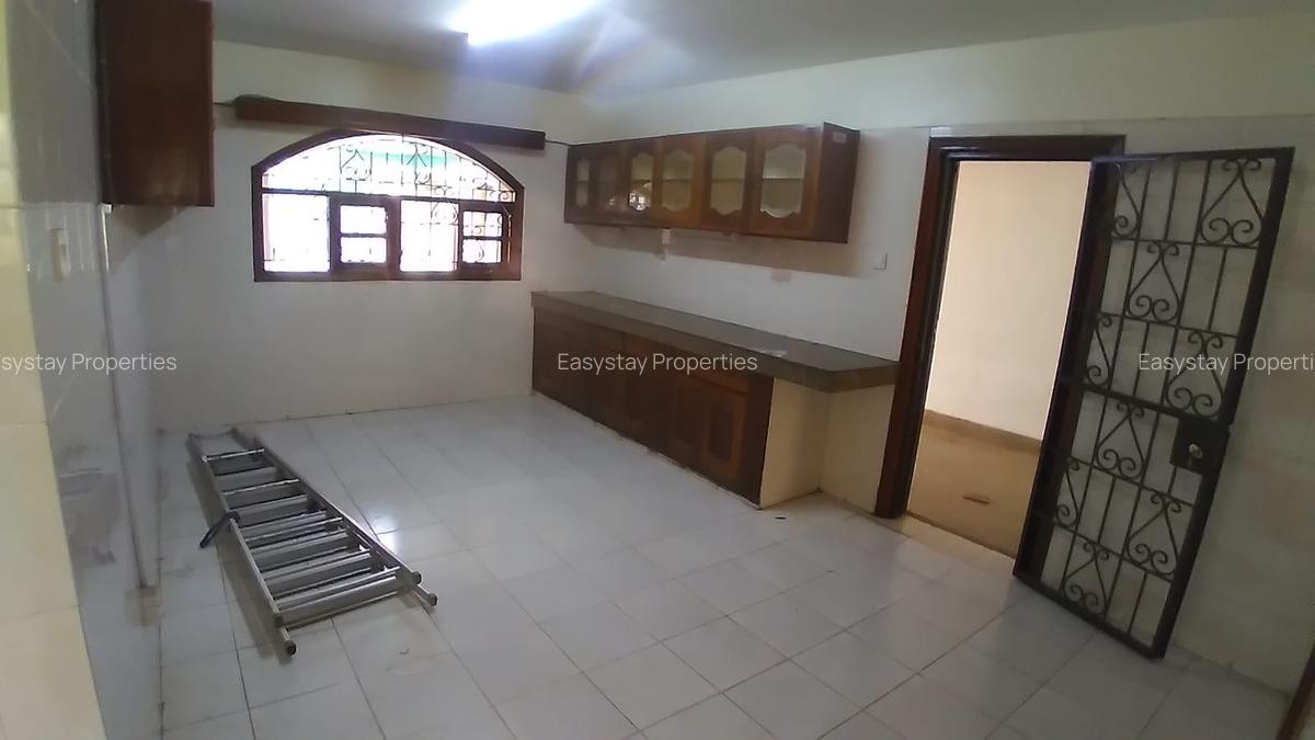 5 Bed House with En Suite in Kilimani - 3