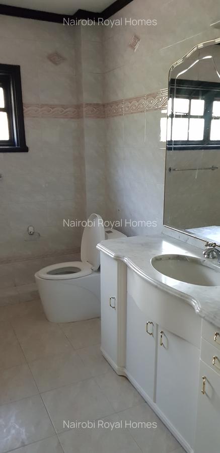 4 Bed Townhouse with En Suite at Riverside - 6