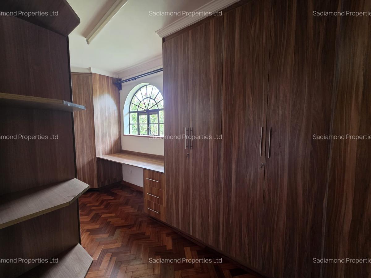 4 Bed Townhouse with En Suite in Kitisuru - 11