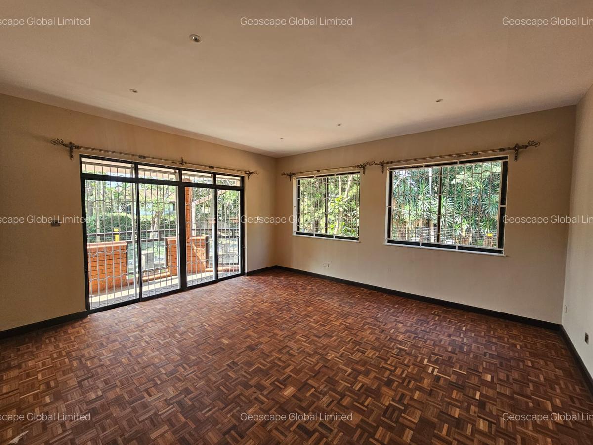 5 Bed House with En Suite in Spring Valley - 2