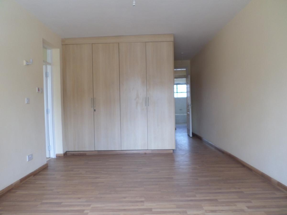 3 Bed Apartment with En Suite at Lavington - 13