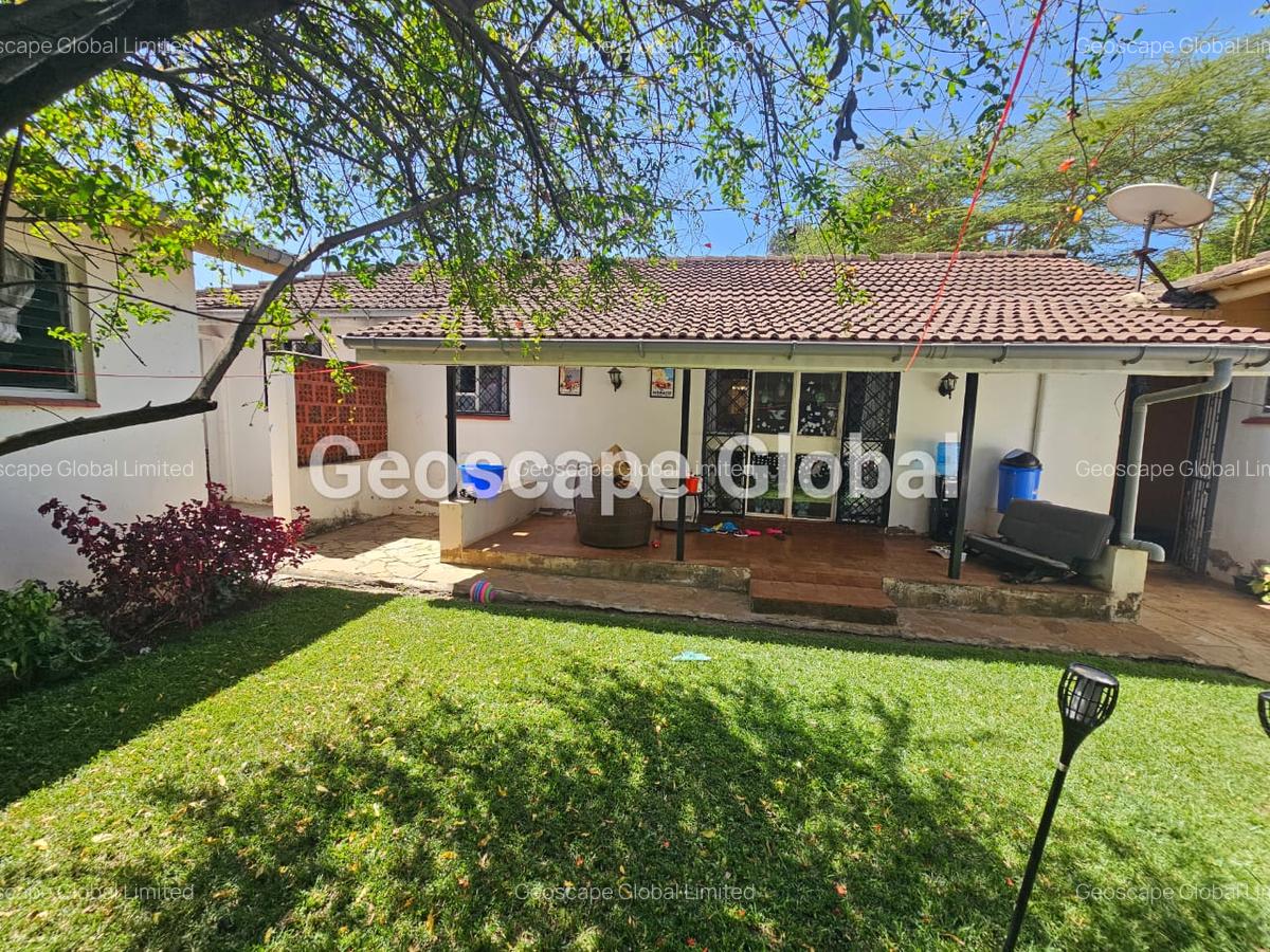 2 Bed House with En Suite in Lavington - 5