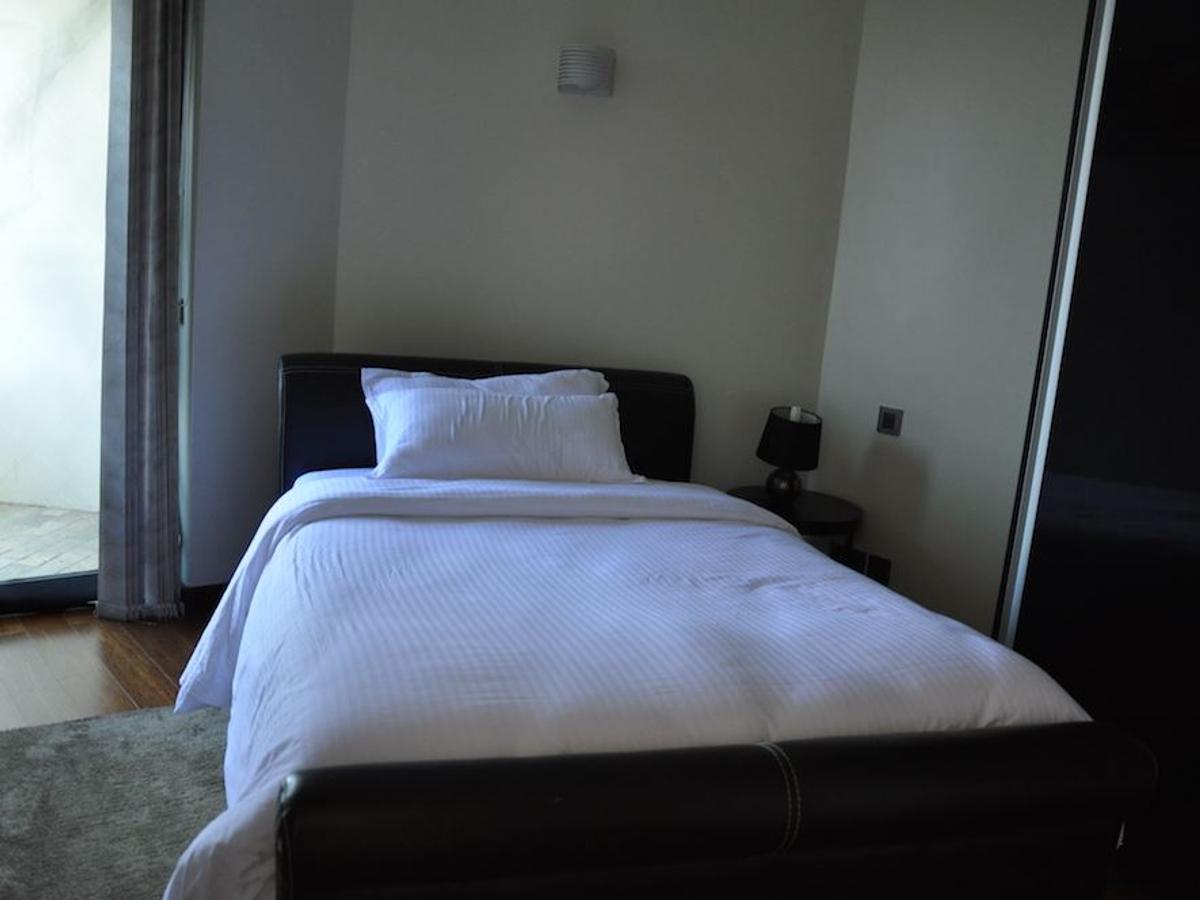 Serviced 2 Bed Apartment in Kilimani - 15