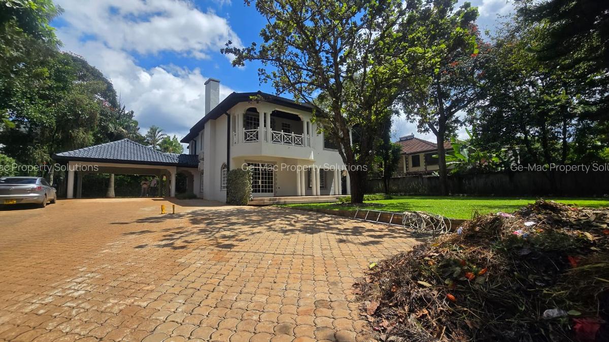 5 Bed House with En Suite in Runda - 2