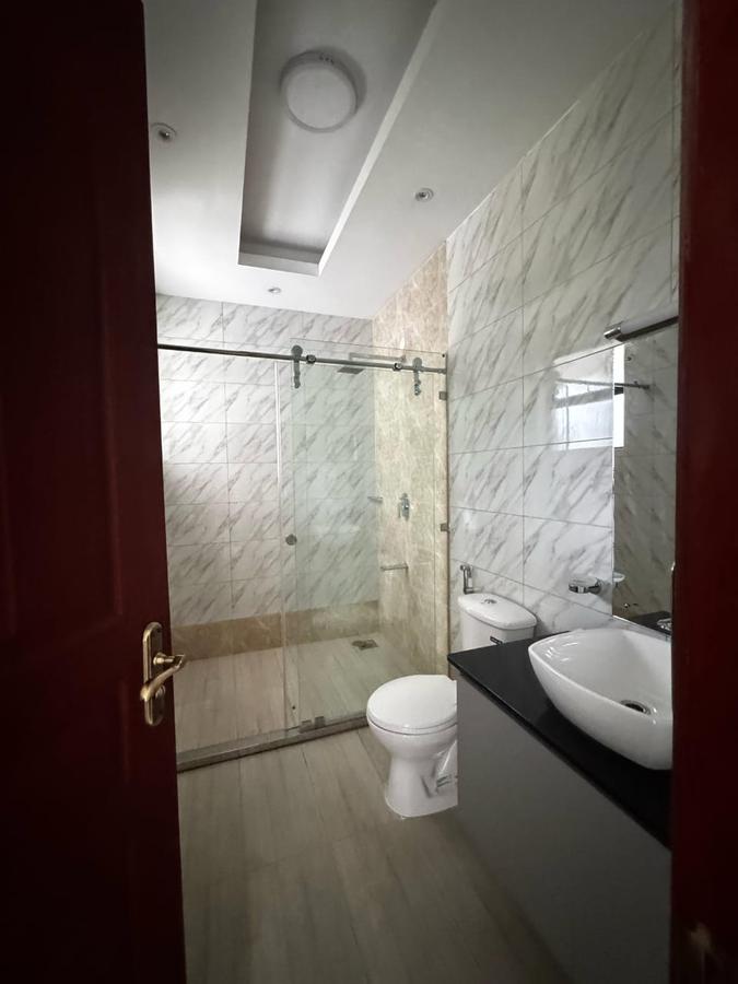 5 Bed Townhouse with En Suite in Lavington - 12