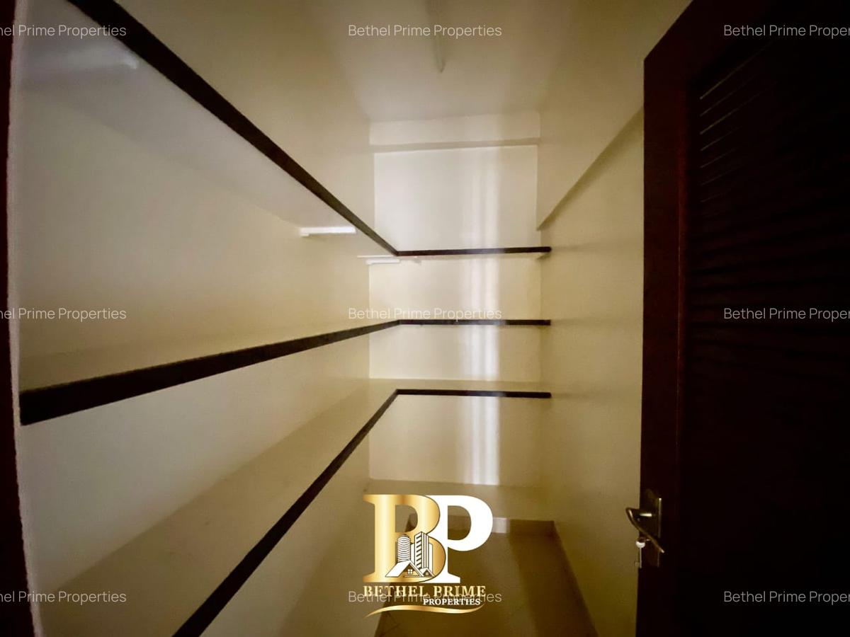 4 Bed Apartment with En Suite in Brookside - 20