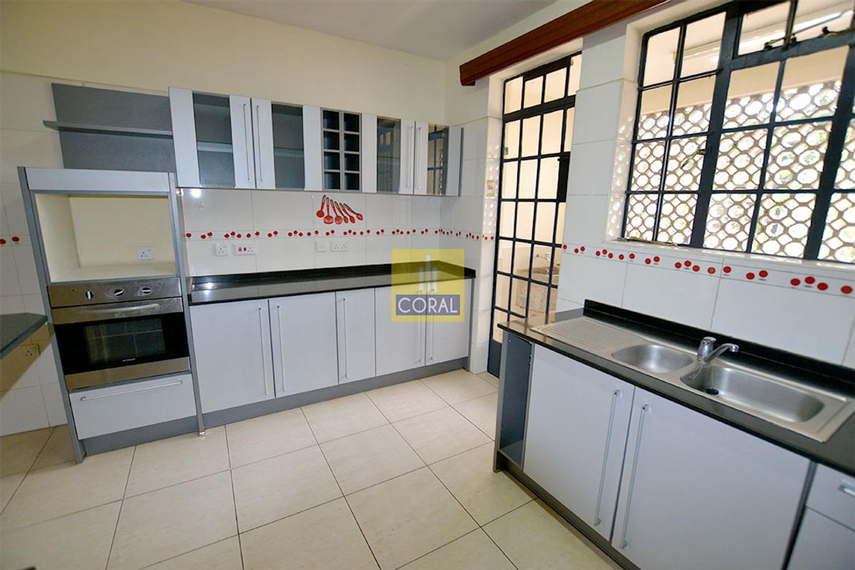 4 Bed Apartment in Rhapta Road - 4