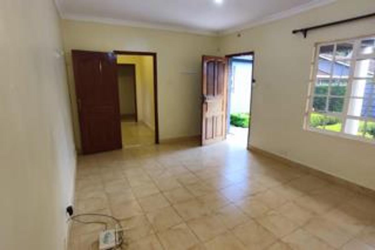 1 Bed House with En Suite at Loresho - 13