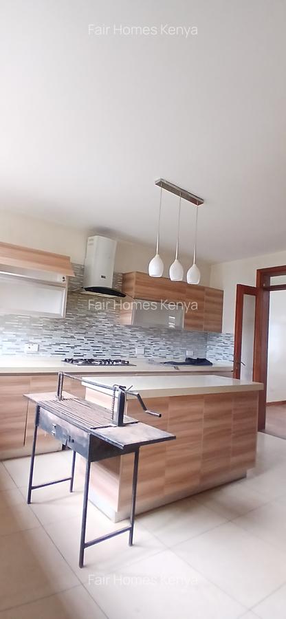 5 Bed Townhouse with En Suite at Lavington Green - 7