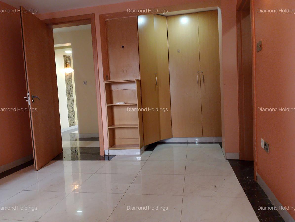 4 Bed Apartment with En Suite at Parklands - 3