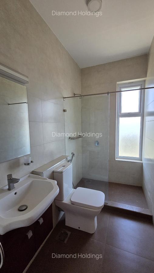 4 Bed Apartment with En Suite at Parklands - 5