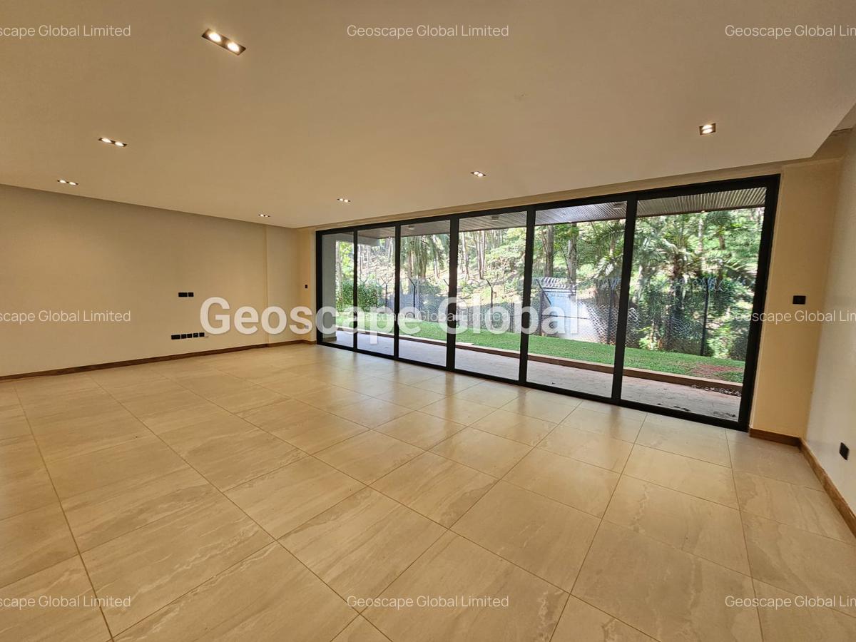 4 Bed Apartment with En Suite in Spring Valley - 6
