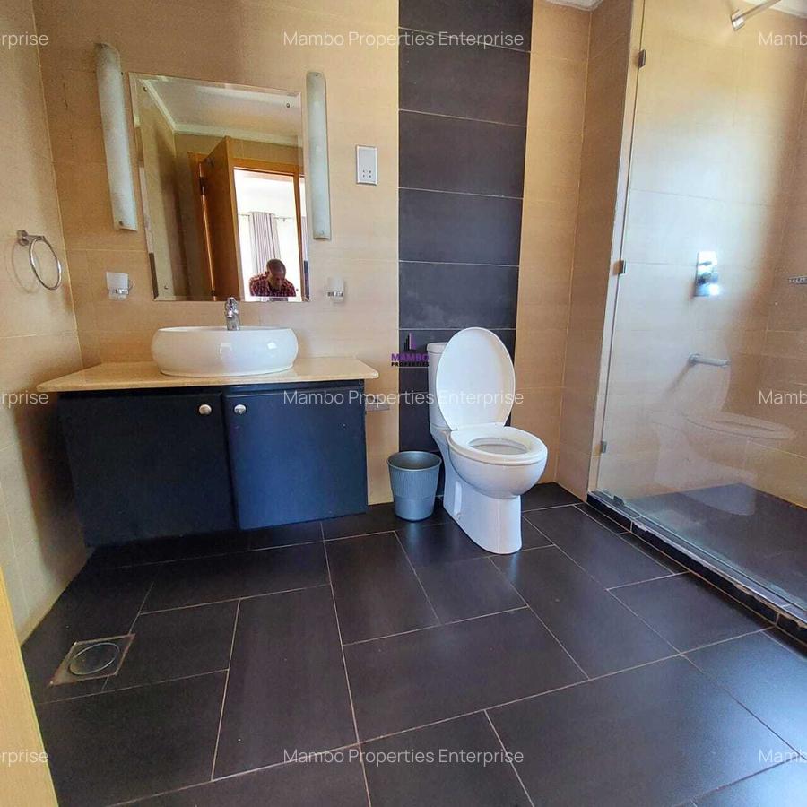 Serviced 2 Bed Apartment with En Suite at Brookside Drive - 11