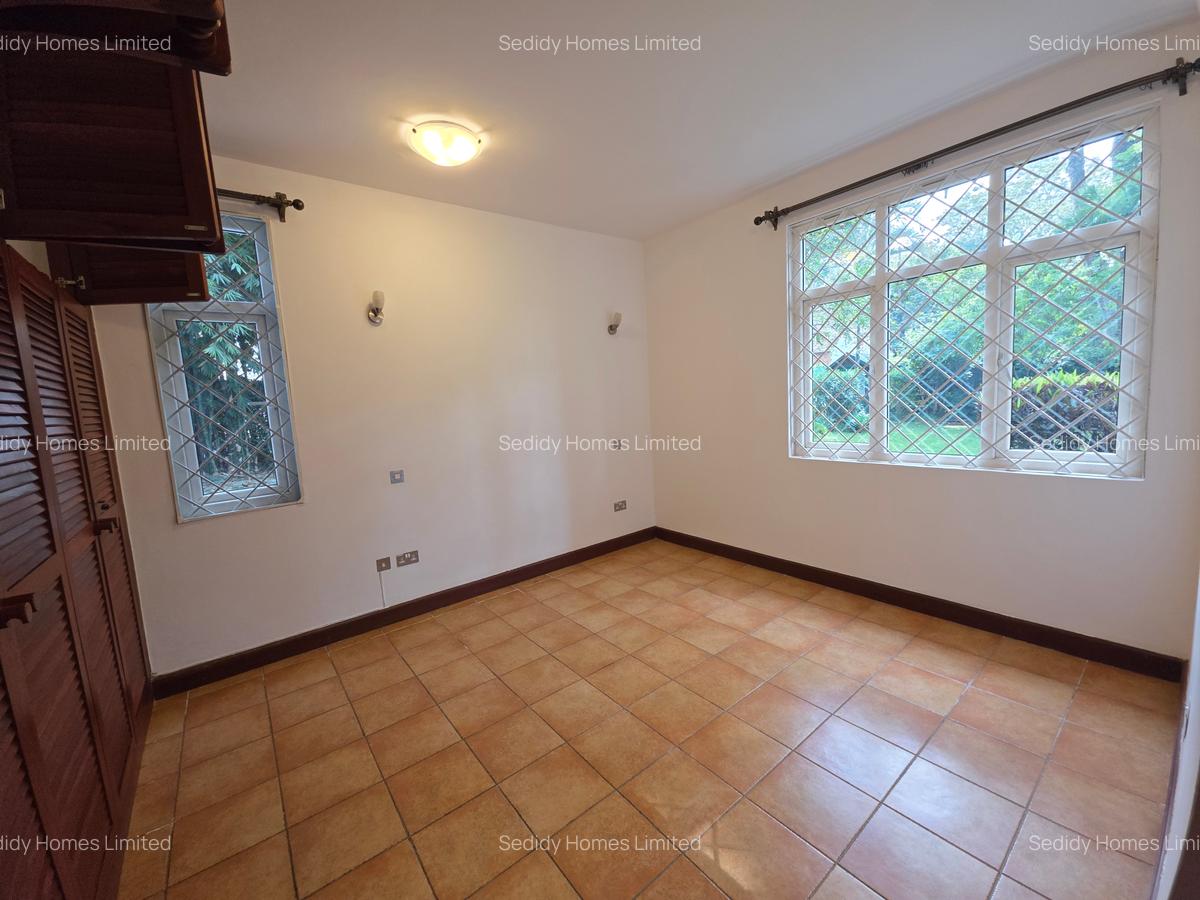 5 Bed Townhouse with Staff Quarters in Rosslyn - 8