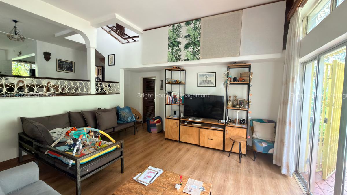 4 Bed Townhouse with En Suite in Rhapta Road - 5