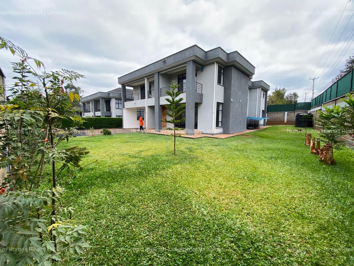 4 Bed Townhouse with En Suite in Ridgeways - 1