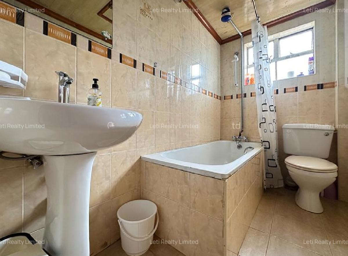 4 Bed Townhouse with En Suite in Lavington - 6